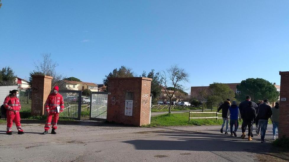 «Bene i tutor fuori dal cancello a ricordare le norme anti-Covid»