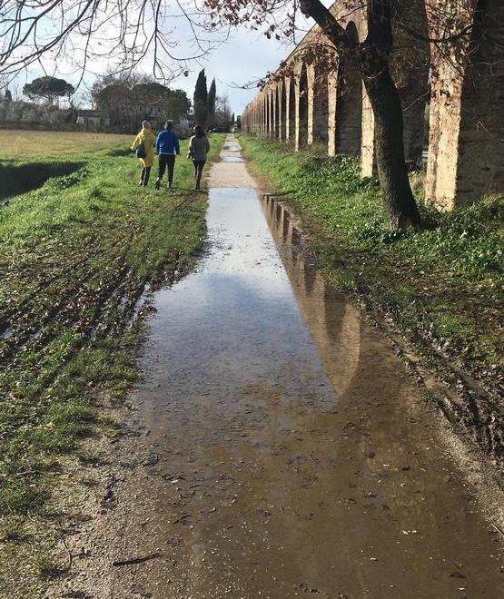 Fango sulla ciclabile la protesta della Fiab 
