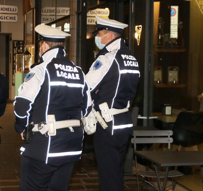 Caffè consumato al bancone la Municipale chiude tre bar 
