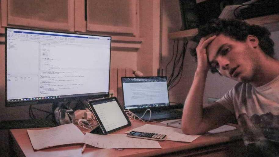 «Tutto il giorno davanti al pc Ci manca la vita universitaria»