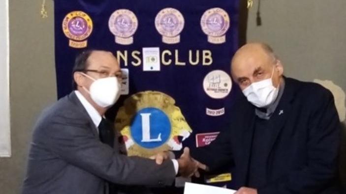 Dal Lions 2.715 euro al don per una famiglia bisognosa