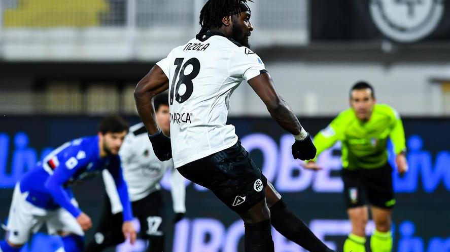 Spezia, un altro mattoncino Nzola condanna la Samp Non basta il Candreva show