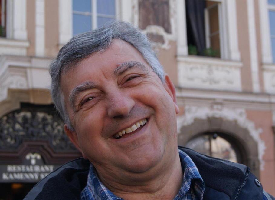 Addio al professor Fiorenzo Palagi: ha insegnato scienze con il sorriso 