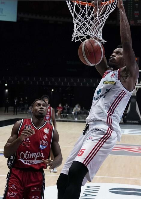 Unahotels e Olimpia da avversari ad alleati. Il destino dei biancorossi è legato a Milano 