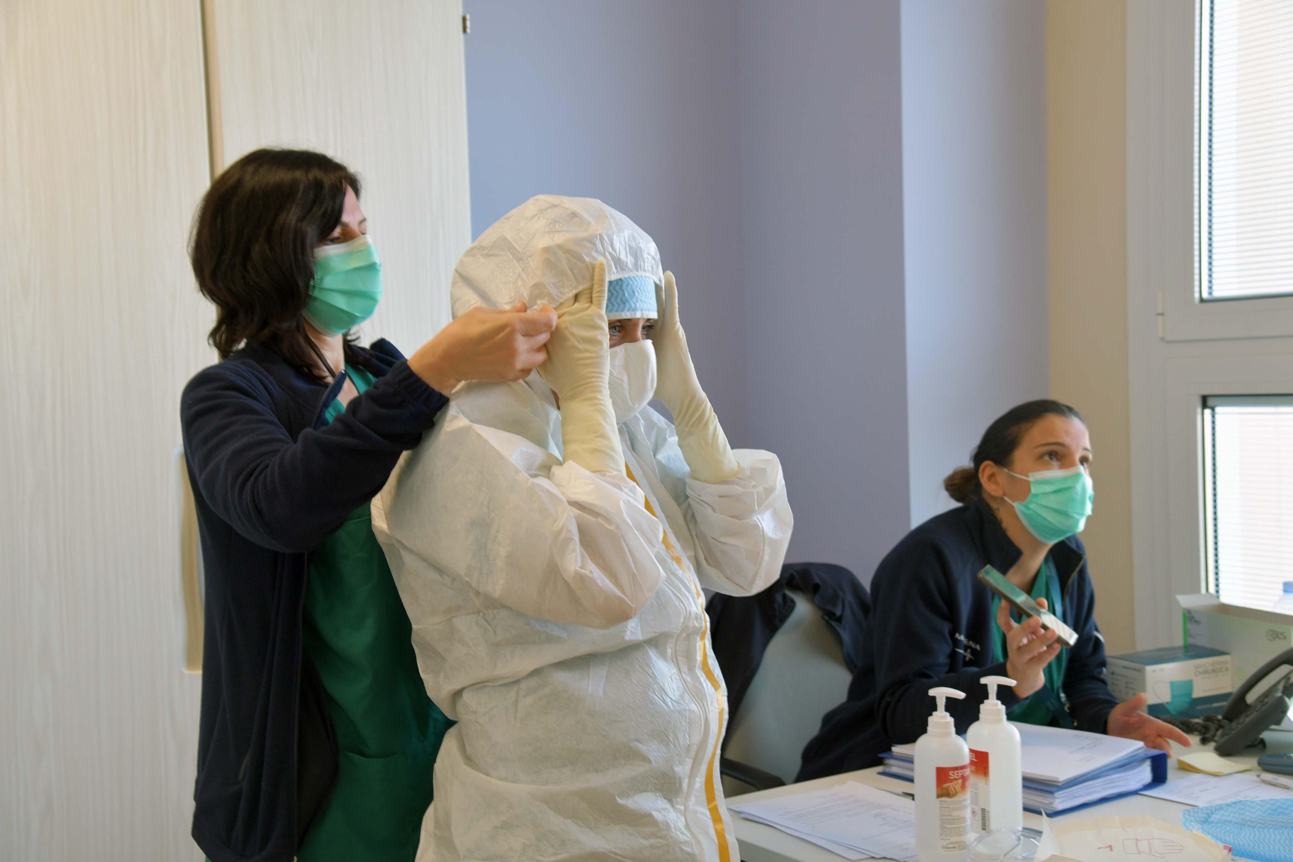 Al Mater Olbia la vestizione del personale sanitario