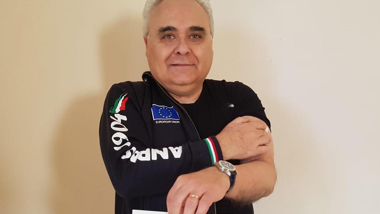 Il sindaco di Rosignano Donati si è vaccinato contro il Covid: «Fate come me»