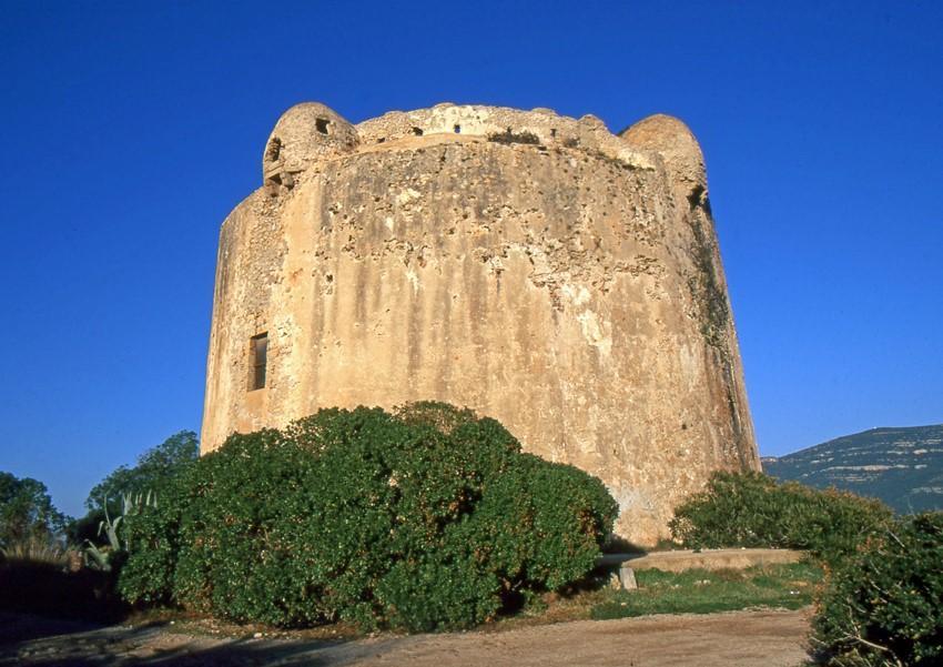 La torre di Porto Conte che ospita il museo dedicato ad Antoine De Saint-Exupéry (Alberto Maisto)