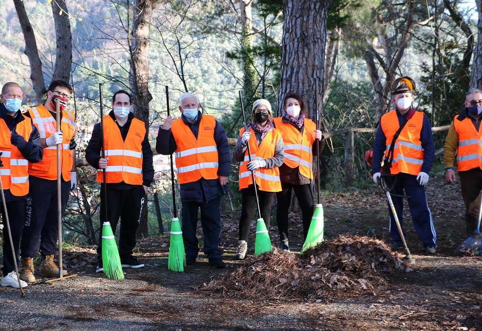 Tre giorni di pulizia sul Monte di Pasta con l’Uisp Grande Età 