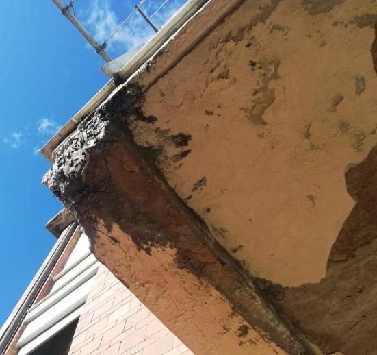 Infiltrazioni dalle intercapedini e spazi inadeguati in via Tobagi