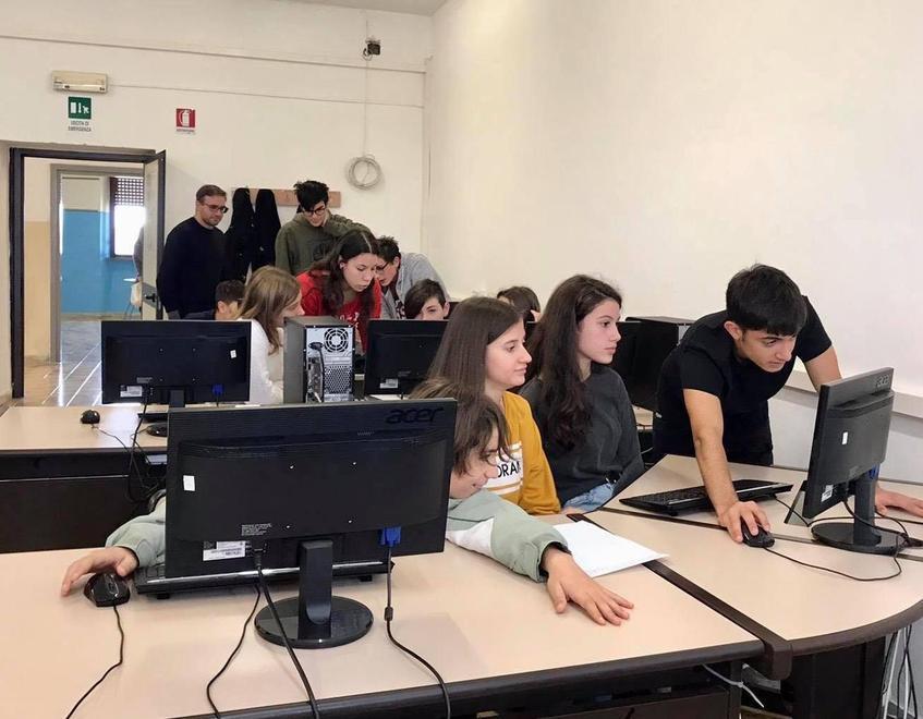 Spazi ampi e tecnologia Istituto Zuccarelli pronto ad accogliere nuovi iscritti