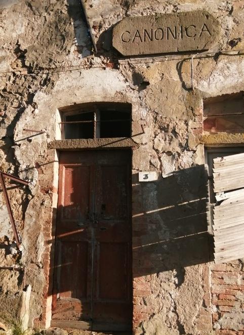 Spiraglio irlandese per la rinascita del borgo fantasma morto due volte 