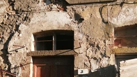 Spiraglio irlandese per la rinascita del borgo fantasma morto due volte