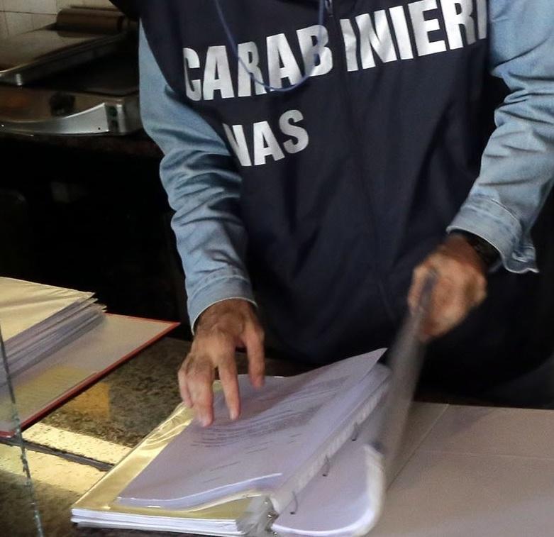 Massaggi a luci rosse nel centro estetico a Sassari, i racconti in aula 