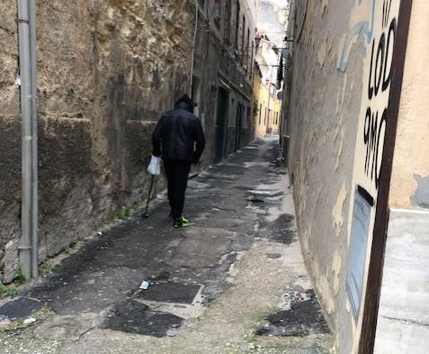 «Per 15 euro ti vendo l’eroina» 