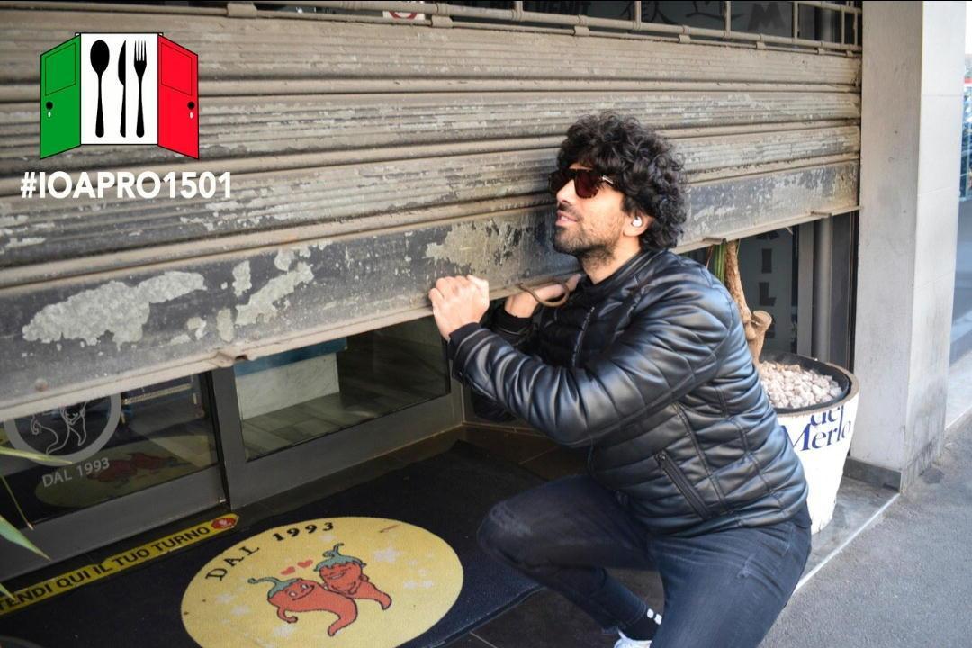 Il ristoratore Mohamed “Momi” El Hawi in uno dei suoi locali a Firenze