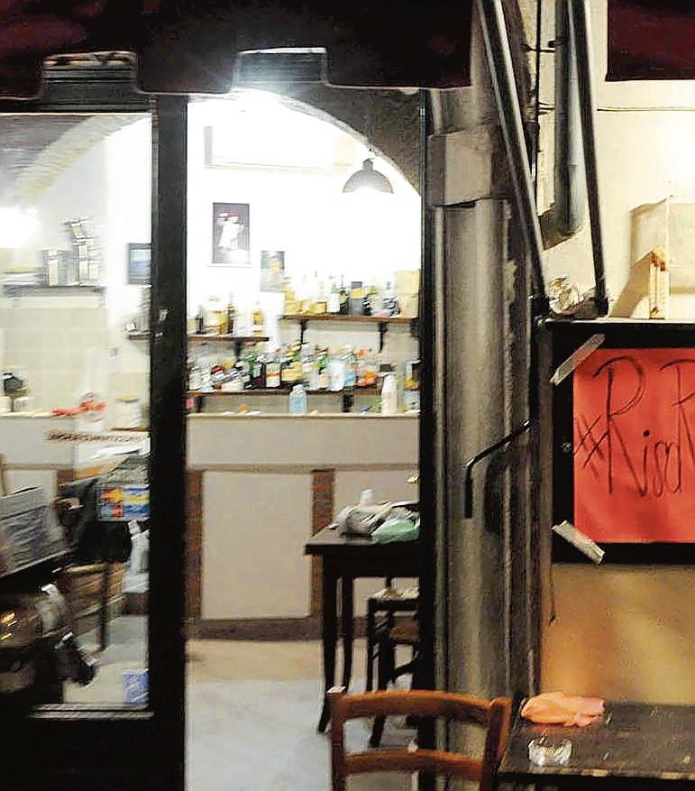 Ristoratori ribelli: per protestare “aprono” una sera ma senza clienti 