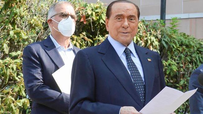 Berlusconi ricoverato a Monaco, Zangrillo: "Problema cardiaco"