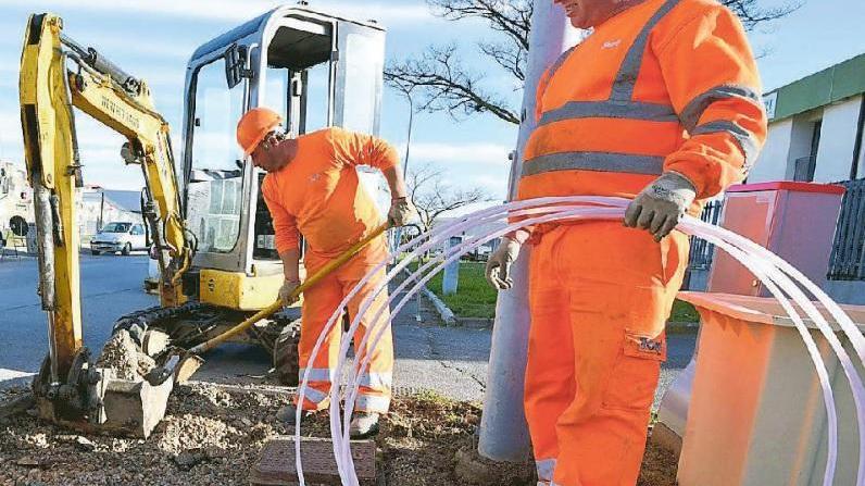 Marzo 2019: il cantiere di Estra in via Pakistan dove non è arrivata la fibra ottica di Open Fibra (foto Bf)
