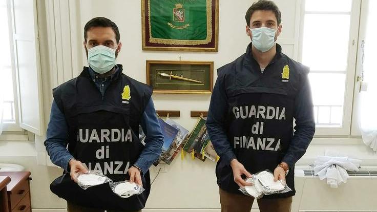 Ecco altri furbetti delle mascherine Importate senza certificazioni