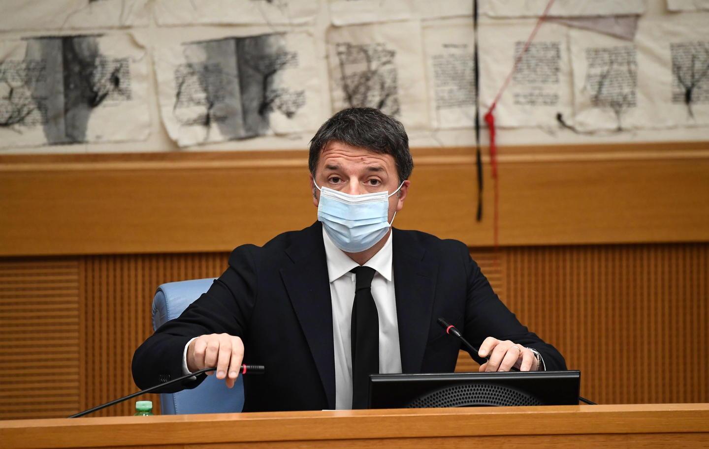 Matteo tira dritto e si prende la scena 