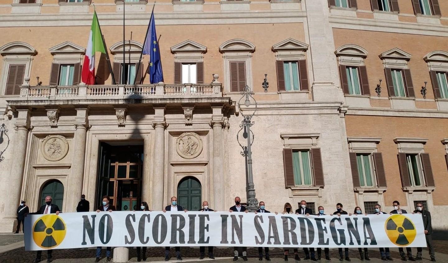 Fronte compatto dei sindaci «Niente scorie in Sardegna» 