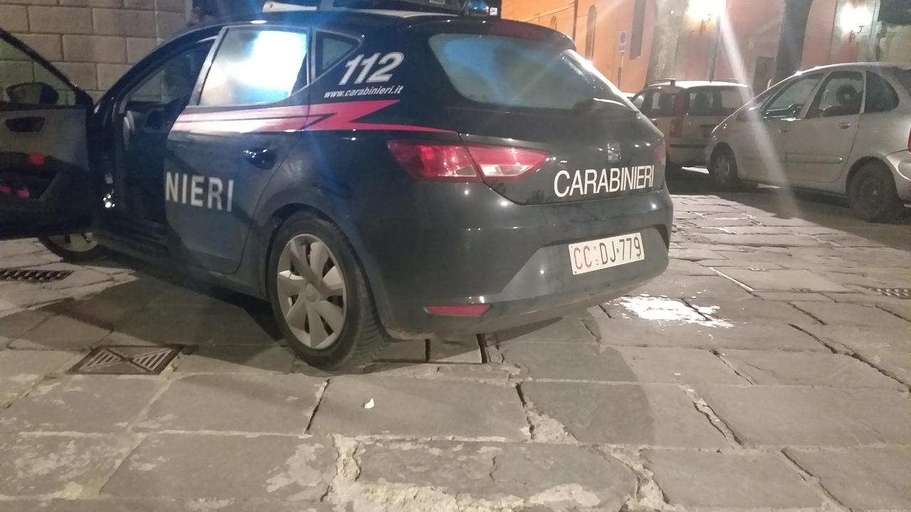 Tentano di rubare nel locale, multati per le norme anti-Covid