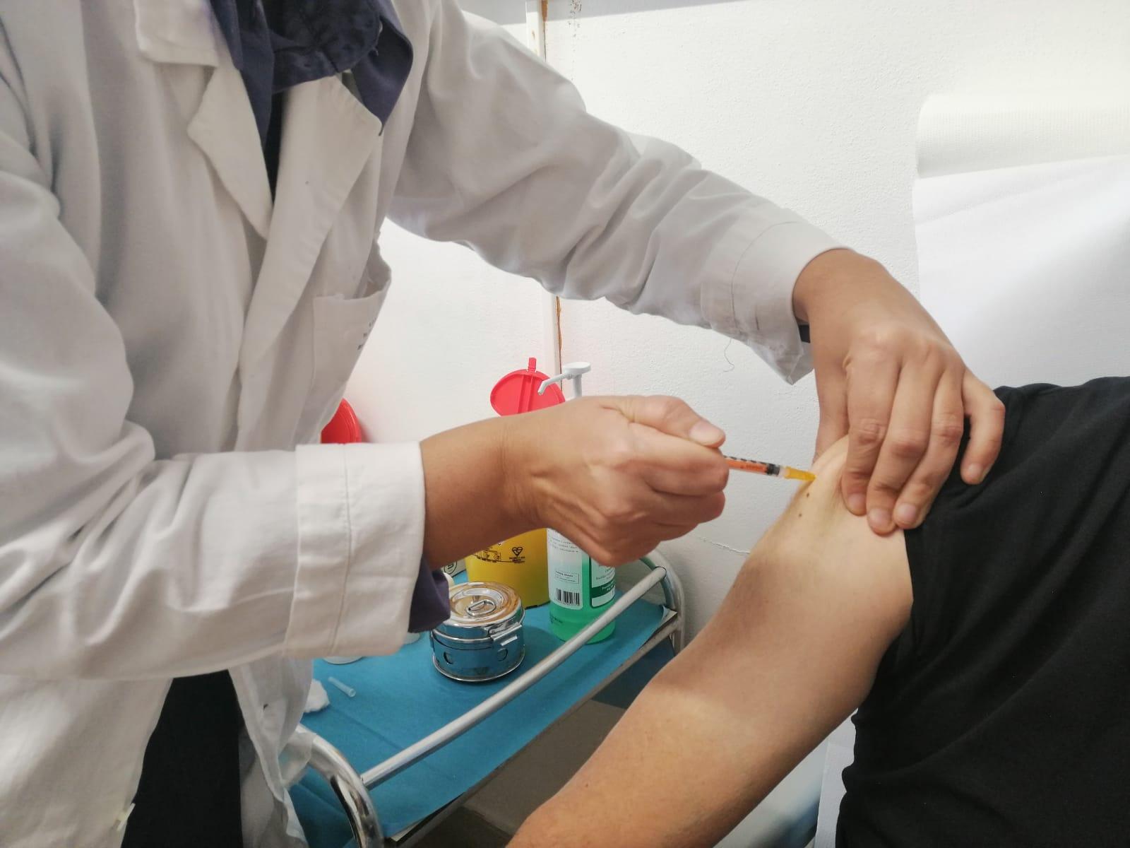 Covid, vaccinati tutti i dipendenti dell'Aou di Sassari