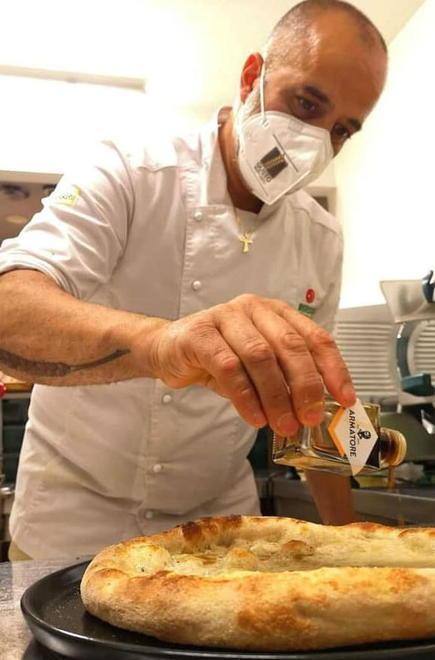 La pizzeria gourmet si ferma: «Spese fisse maggiori dei ricavi e gli aiuti non bastano, chiudiamo» 