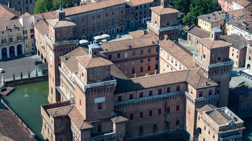 I saldi della Provincia di Ferrara: Giglioli, Polo, Melli Tre palazzi in vendita