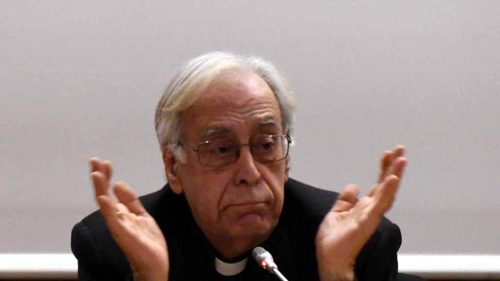 Il vescovo Giovanni Santucci