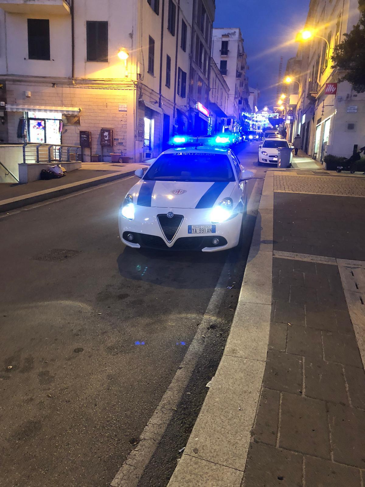 Sassari, in una settimana quattro furti nei negozi del centro: 30enne arrestato