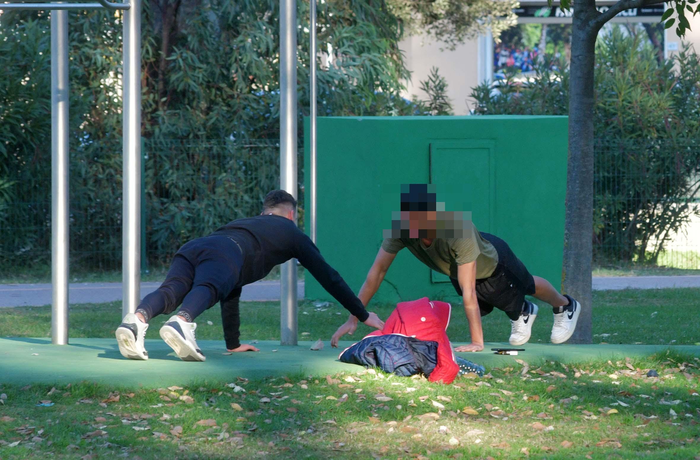 Ginnastica all'aperto (foto Vanna Sanna)