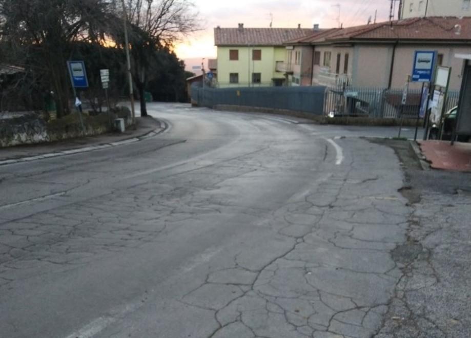 Strade da asfaltare e cartelli da cambiare «Presto la gara per via del Risorgimento» 