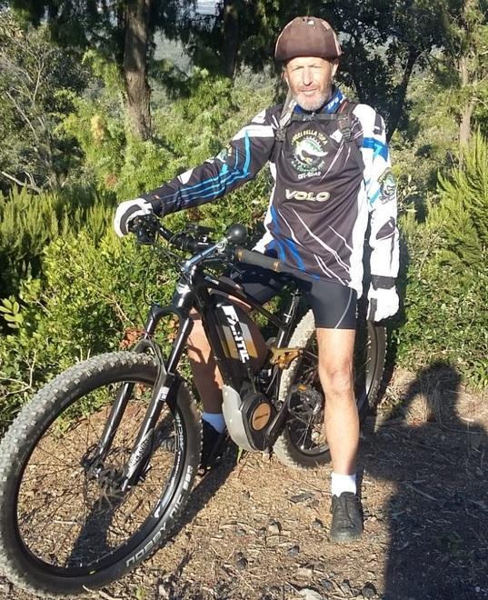 Ex postino muore a 73 anni: era appassionato di bici e surf: "Ciao Luciano, ci mancherai"