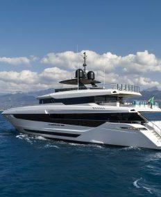 Nasce nei cantieri pisani il Mangusta Oceano 43