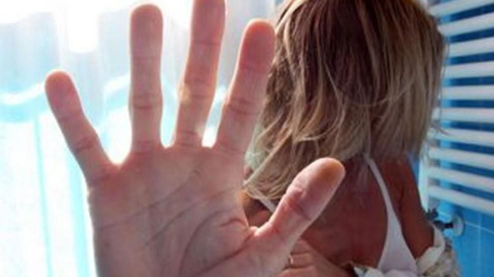 Segregata e violentata per 49 giorni a Golfo Aranci: a processo 