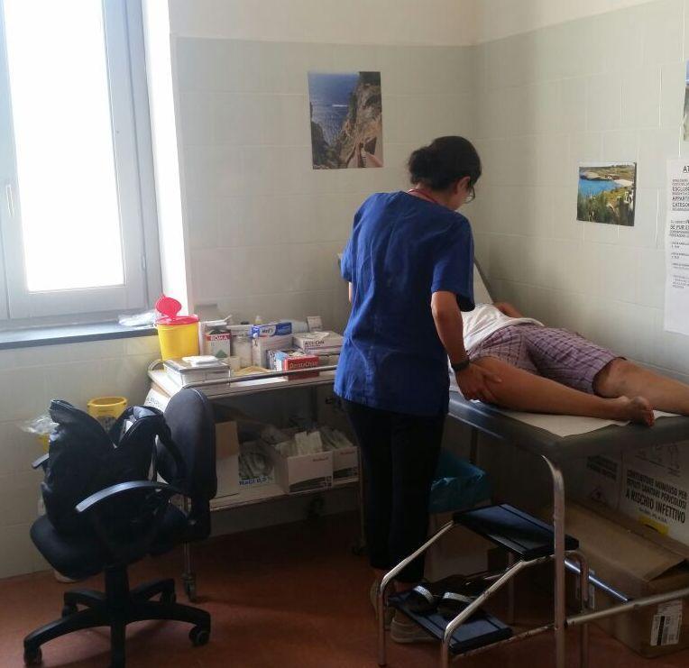 «Vogliamo il vaccino», nel Sassarese la protesta di 73 medici di guardia 