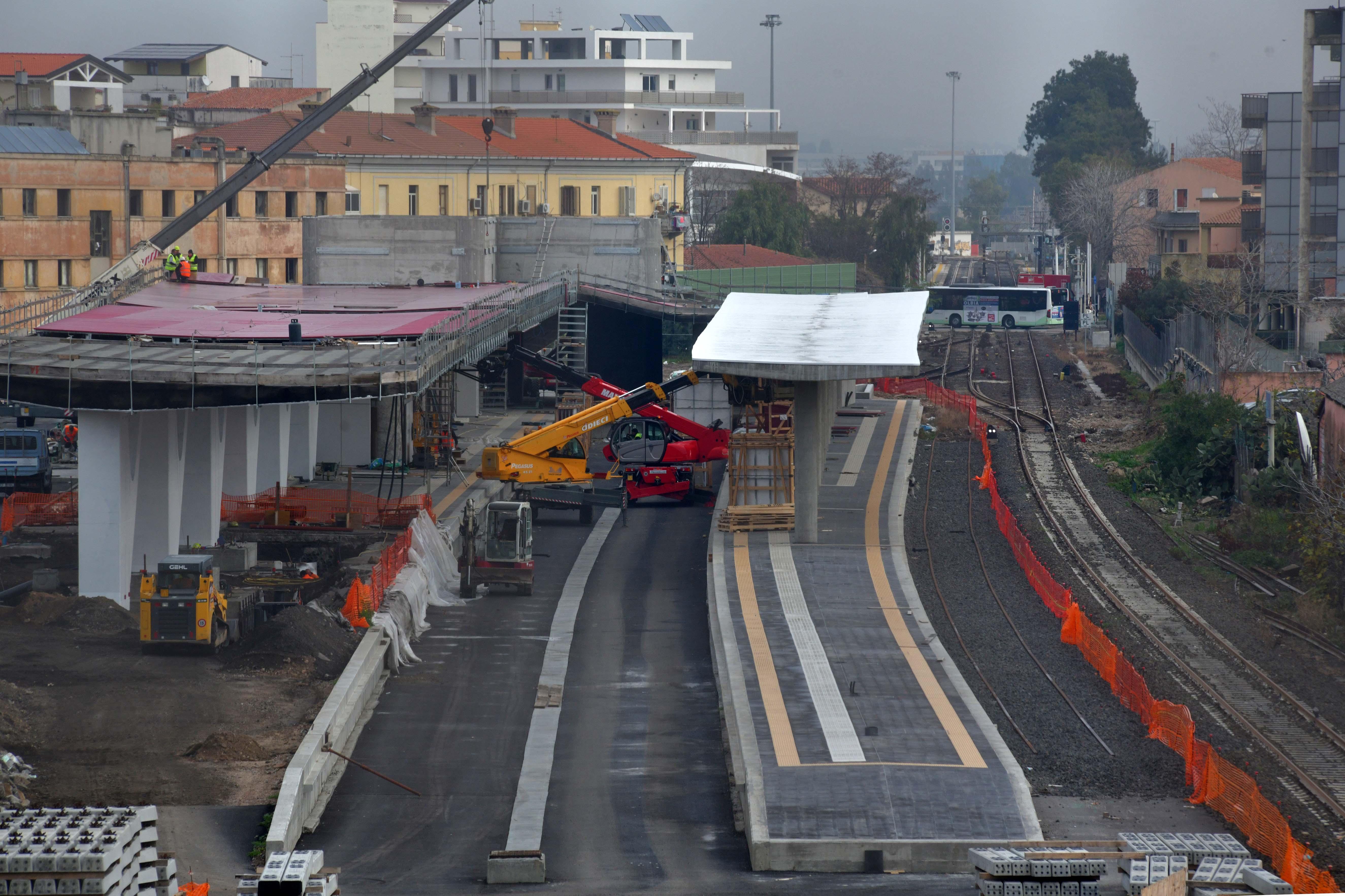 Olbia, il treno che collega aeroporto e porto inserito nel Recovery fund  