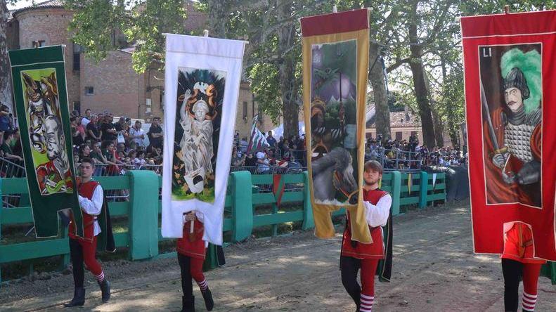 Il Palio di Ferrara gioca d’anticipo: niente gare a maggio, si punta a settembre