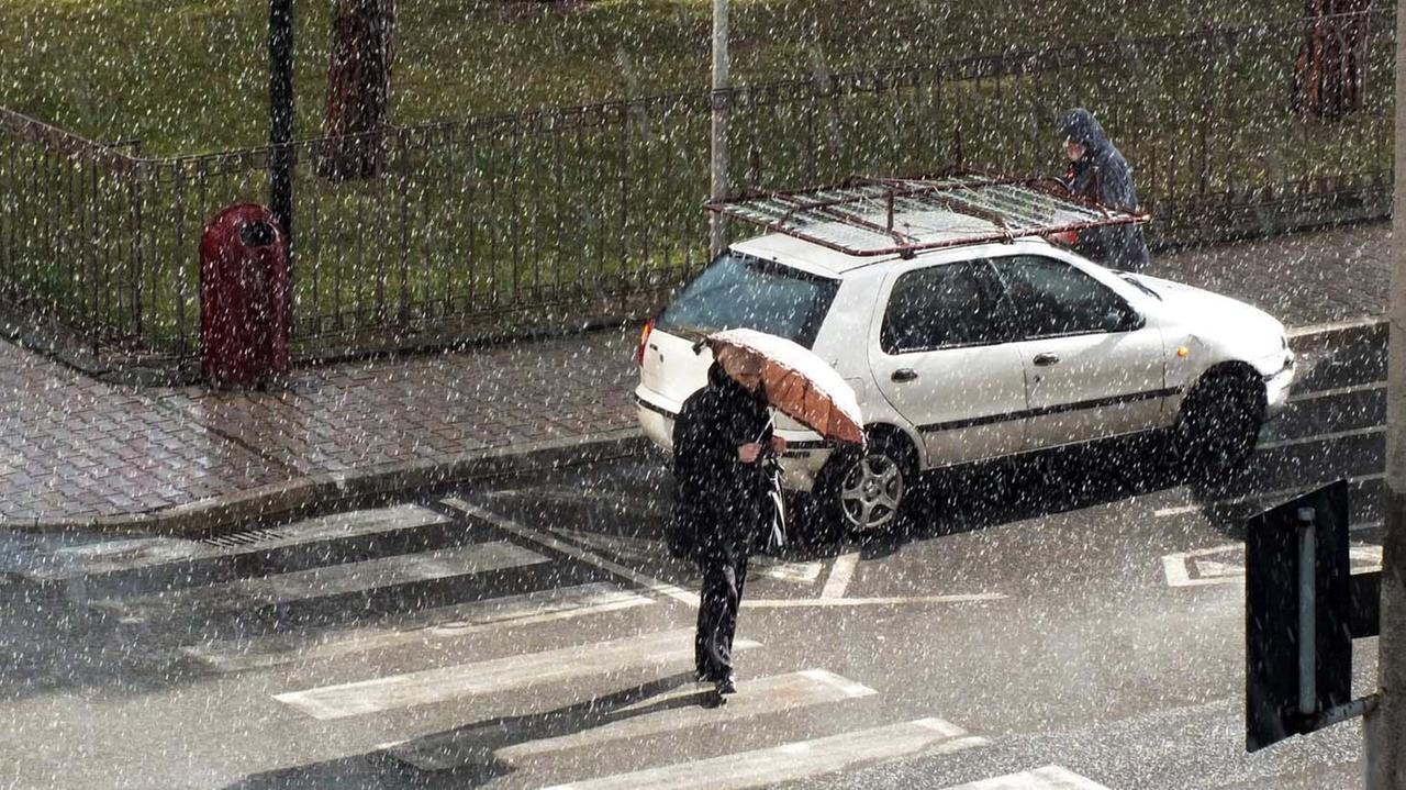 Maltempo in Toscana: codice "giallo" per ghiaccio. Rischio neve anche in pianura