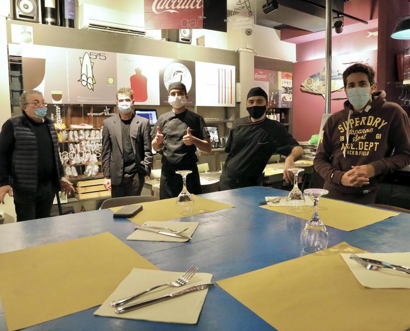 La protesta dei tavoli apparecchiati nei ristoranti vuoti di Livorno: «Dovete ascoltarci» 