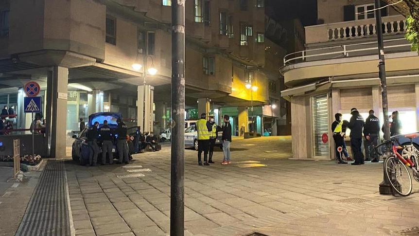 Rissa tra ragazzini a colpi di casco Scatta una denuncia