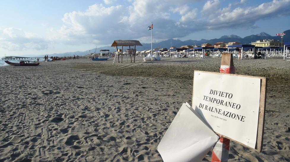 Regione e Viareggio bisticciano fermo il piano per il mare pulito 