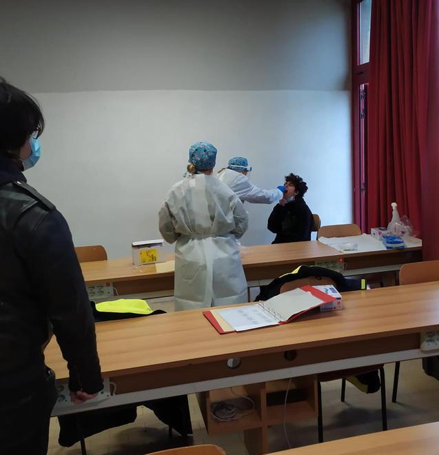 Tampone rapido ai primi 21 studenti 
