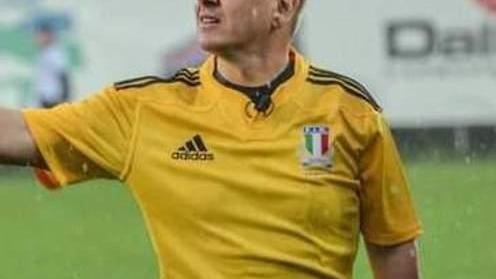 Cento di questi fischi: Matteo Liperini firma il nuovo record di arbitraggi in serie A