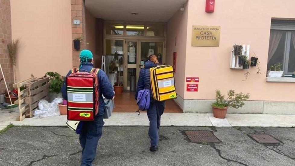 Somministrate venti dosi a ospiti e operatori della residenza per anziani
