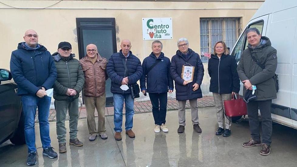 Lions e Rotary insieme per donare un sorriso ai bambini più sfortunati