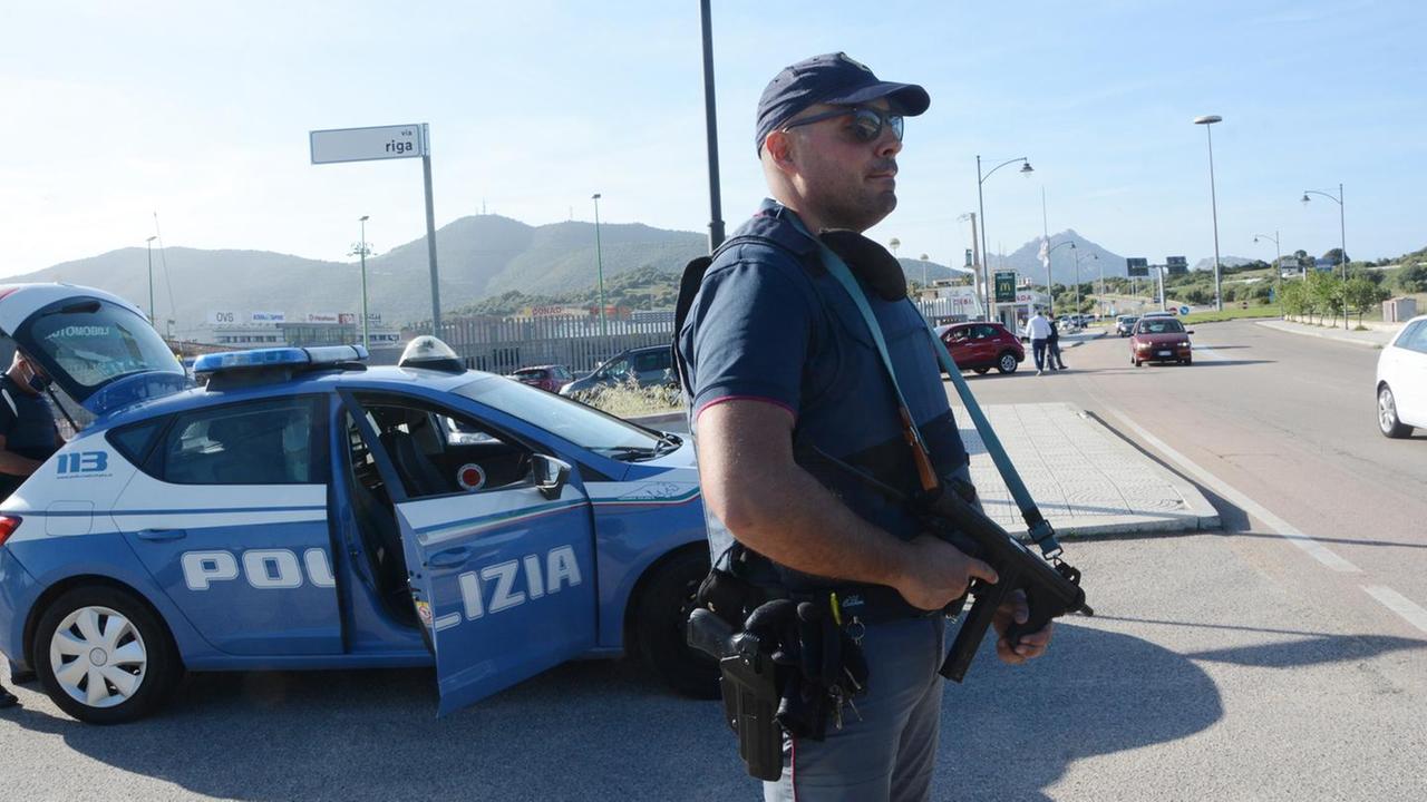 Resistenza e oltraggio dopo una lite, la polizia arresta un 19enne