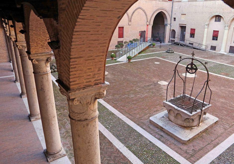 Turismo, è allarme per le presenze: -52,6%. Ferrara paga chiusure ed eventi rinviati 