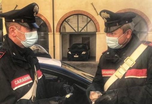 Spacciava eroina ai domiciliari Arrestato un 38enne di Carrara